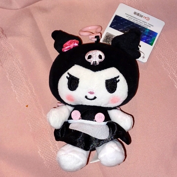 Kuromi Plush and Handmade Necklace - Picture 4 of 11